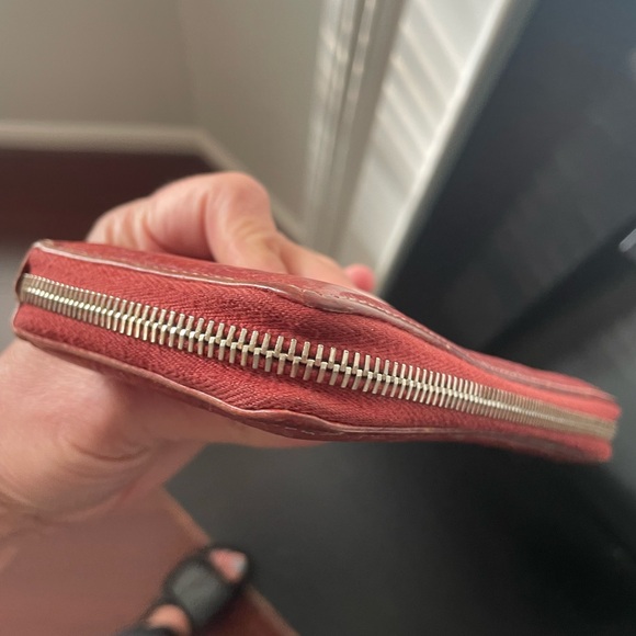 ❤️ Gucci Guccissima Bambi Tassel Aged Leather Zip Around Wallet - Picture 6 of 12